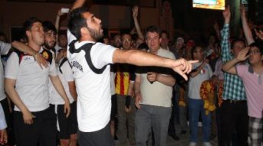 Kızılcab&ouml;l&uuml;kspor Şampiyonluğunu Kutladı