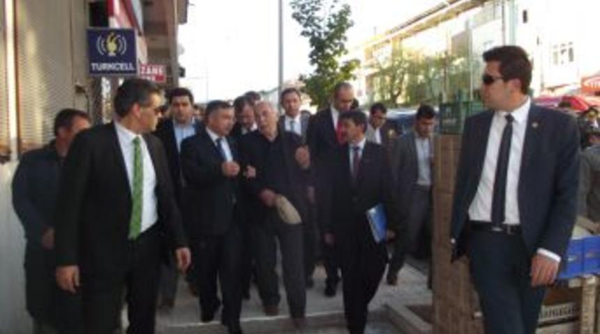 Bakan Yılmaz, Gemerek'te Incelemelerde Bulundu