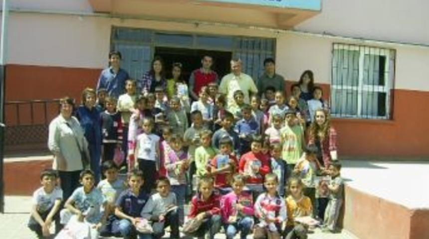 &Ccedil;ağdaş Yaşamlı Gen&ccedil;lerden Kitap Okuma Etkinliği