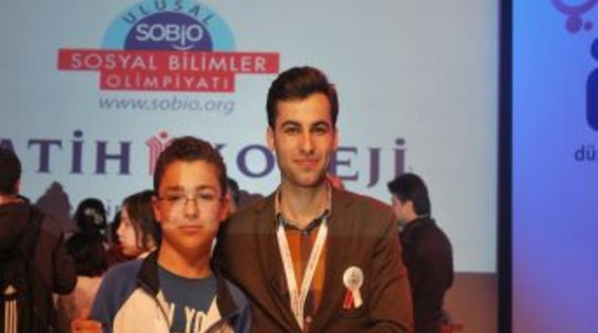 Ulusal Sosyal Bilimler Olimpiyatı&rsquo;nda Bur&ccedil; Okulu Altın Madalya Kazandı
