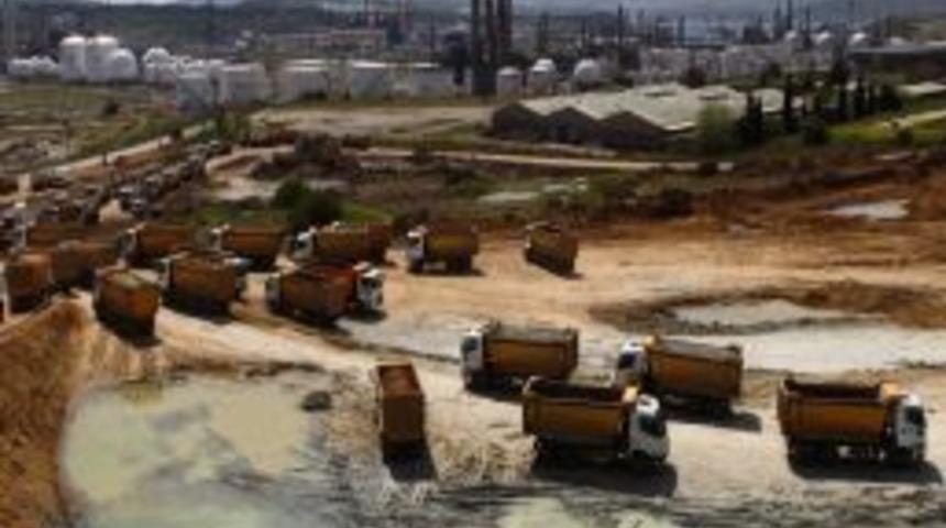 Petkim'den &Ccedil;ıkan Toprakla Cezaevinin Bah&ccedil;esi Yeşillendirildi