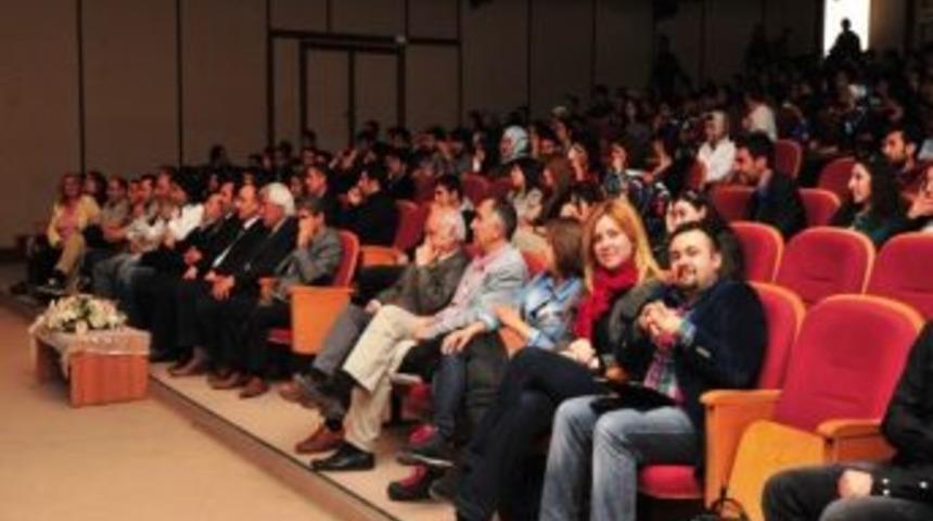 Maltepe &Uuml;niversitesi Yy&uuml;&rsquo;de Tiyatro Oyunu Sahneledi
