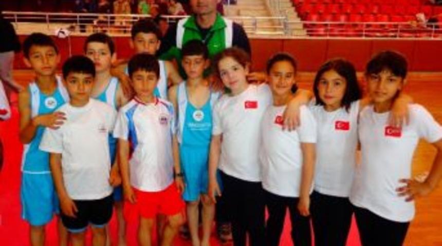 &Ouml;zel Aydınlık Artistik Cimnastikte İl İkincisi Oldu