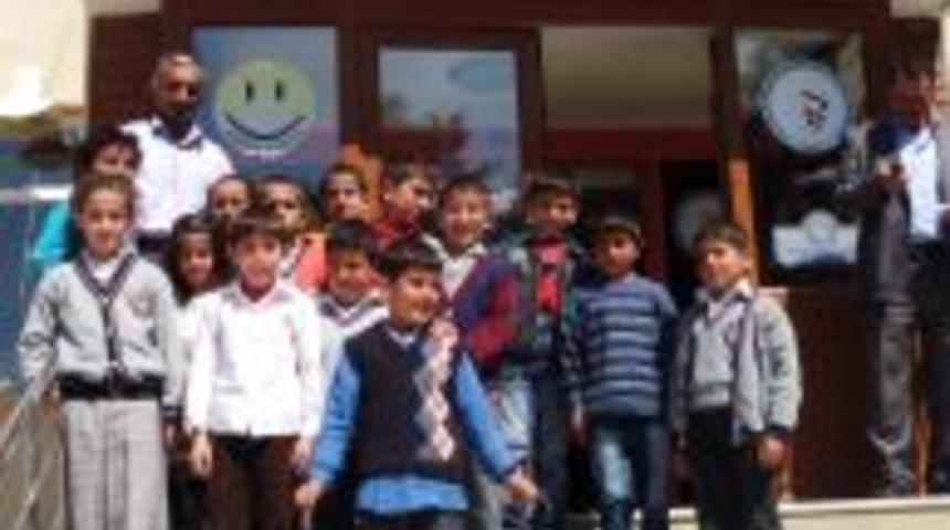Baskilli &ouml;ğrencilerin diş m&uuml;cadelesi