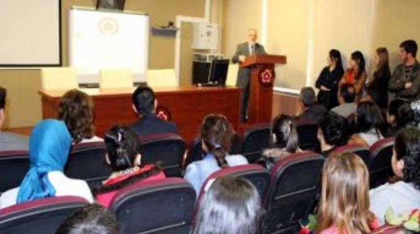 İl M&uuml;ft&uuml;s&uuml; Şahin &Uuml;niversite &Ouml;ğrencilerine Hz Muhammed'i Anlattı