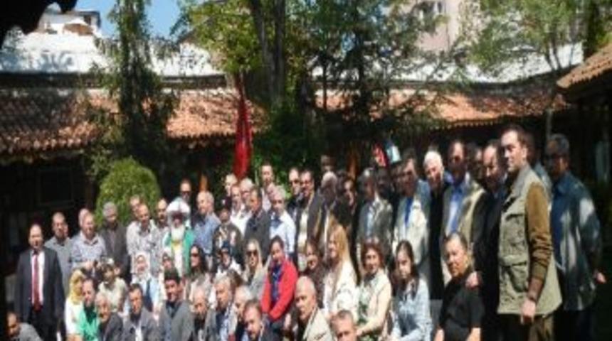 Yesevi Dostları Kahvaltıda Buluştu