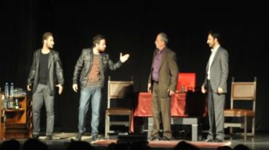 Burhaniye Kent Tiyatrosu Turneye &Ccedil;ıktı