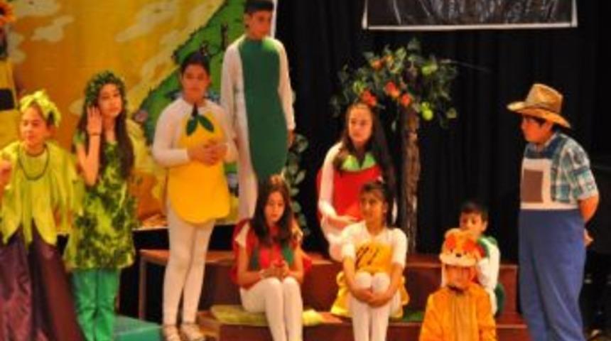 &Ccedil;ocuk Tiyatrosu B&uuml;y&uuml;k İlgi G&ouml;rd&uuml;