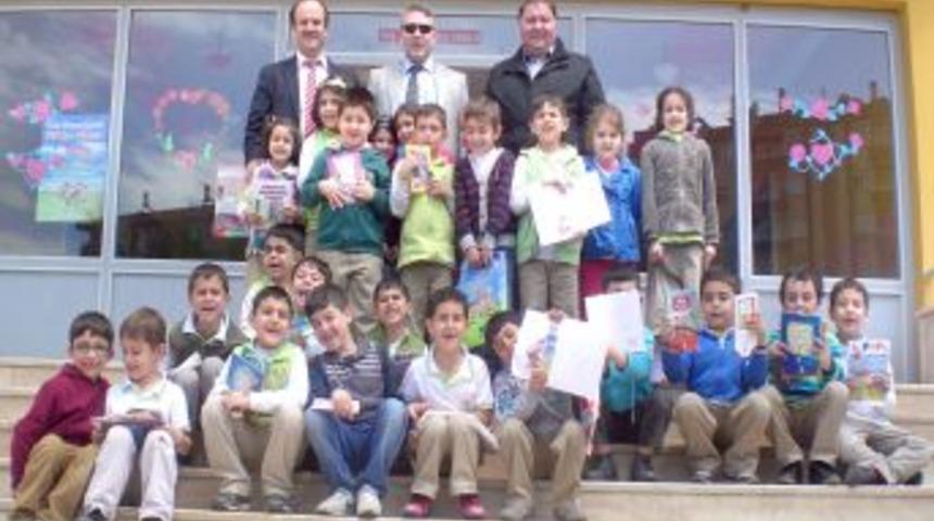 Kumbarada Biriktikleri Parayla Kitap Sergisi A&ccedil;tılar