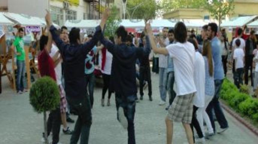 &Uuml;niversite &Ouml;ğrencilerinden''memleketim''projesi &Ouml;d&uuml;l T&ouml;reniyle Sona Erdi