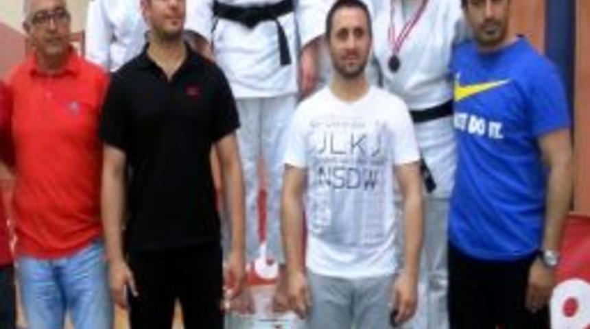 Judocular Her Turnuvada K&uuml;rs&uuml;de