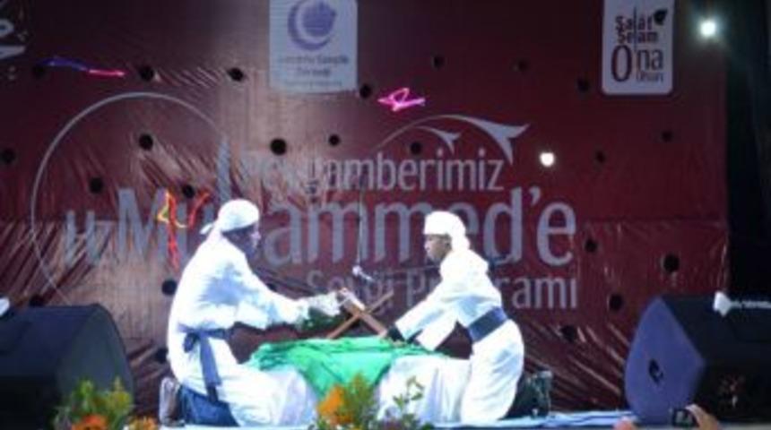 Peygamber Sevgisi Stadyumu Doldurdu