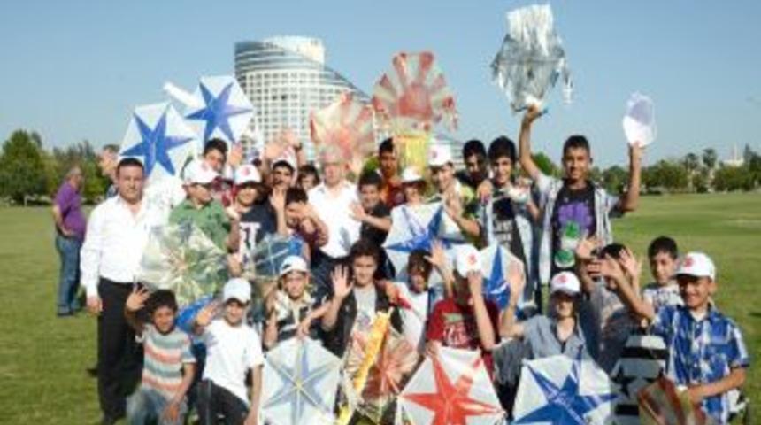 &Ccedil;ocuklar U&ccedil;urtma Şenliğinde Eğlendi