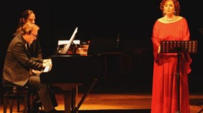 Karşıyaka&rsquo;dan Fransız Tınıları Y&uuml;kseldi