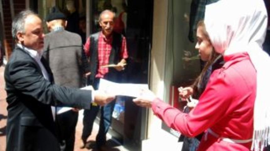 Giresun&rsquo;da Kesk, T&uuml;rk-iş Ve Bazı Sivil Toplum &Ouml;rg&uuml;tleri 1 Mayıs İ&ccedil;in Bildiri Dağıttı