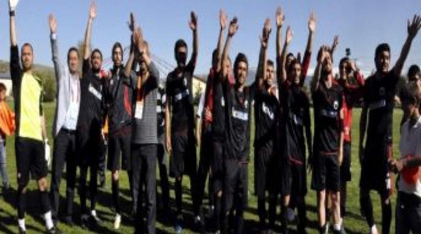 Zaraspor Şampiyonluğa Gidiyor