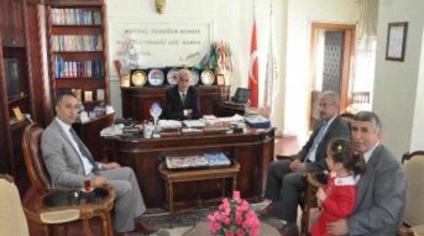 Yerk&ouml;y Belediye Başkanı Ağaoğlu Başarılı &Ouml;ğrenciyi &Ouml;d&uuml;llendirdi