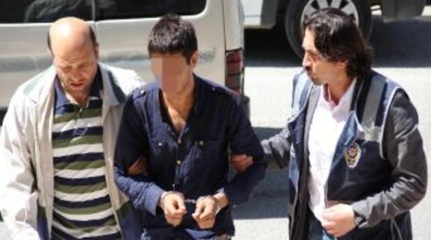 Tartıştığı Kişiyi Yanağından Bı&ccedil;akladı