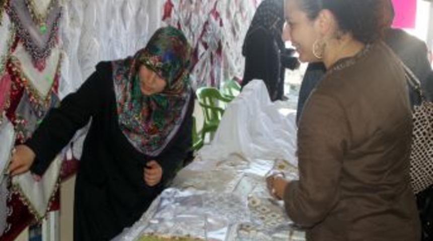 Birecik&rsquo;te Ihtiya&ccedil; Sahibi &Ouml;ğrenciler Yararına Kermes A&ccedil;ıldı