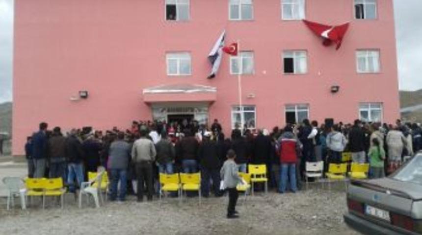 Şehit Ailesi Okula &Ccedil;ocuklarının İsminin Verilmesini İstiyor