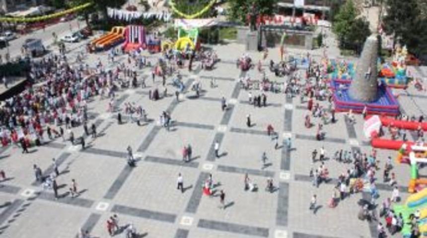 D&uuml;zce&rsquo;de &Ccedil;ocuklar Doyasıya Eğlendi