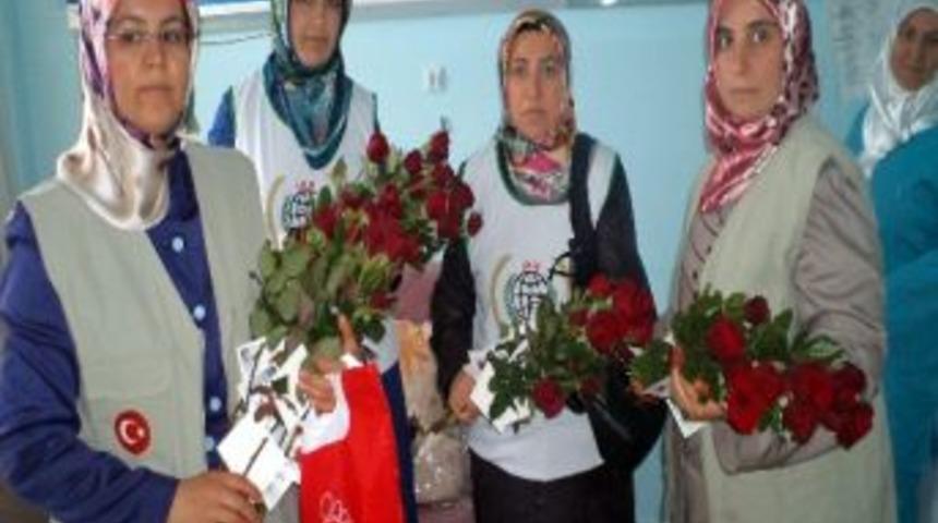 Yader&rsquo;den Hastalara G&uuml;l Ve Karanfil