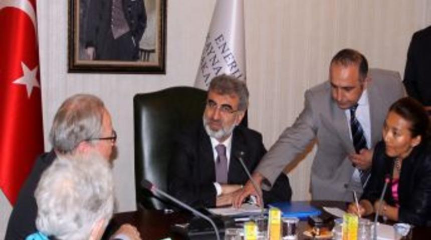 Enerji Bakanı: İl&ccedil;elere Doğalgaz G&ouml;t&uuml;rmemiz I&ccedil;in N&uuml;fusun Y&uuml;zde 60&rsquo;ı Istemeli