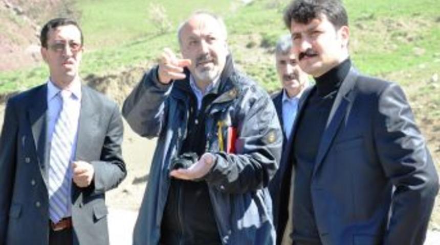 Muş'un Korkut Il&ccedil;esindeki Heyelanlar Korkutuyor