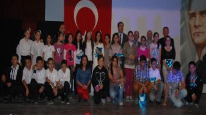 Peygamberimizin Hayatını En İyi Anlatanlar Tabletle &Ouml;d&uuml;llendirildi