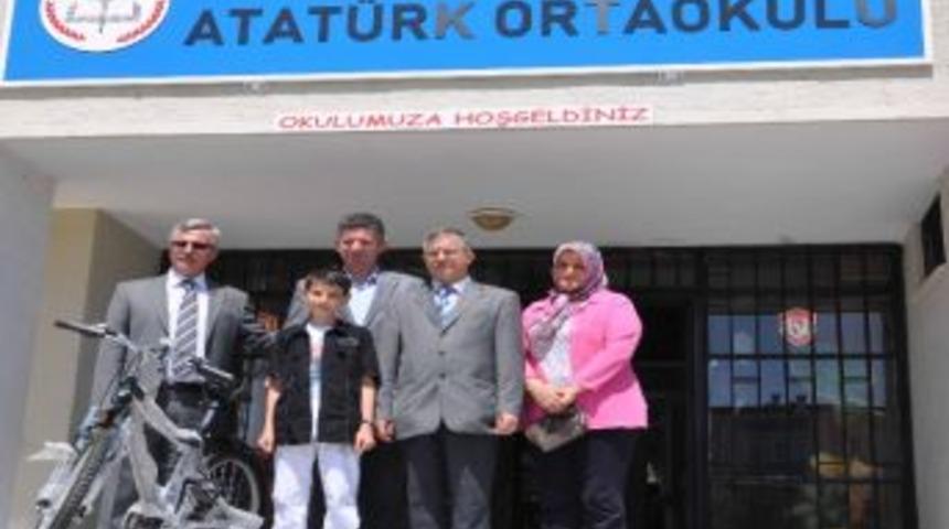 Kampanyadan Kazandığı Bisikleti Lösev'e Bağışladı