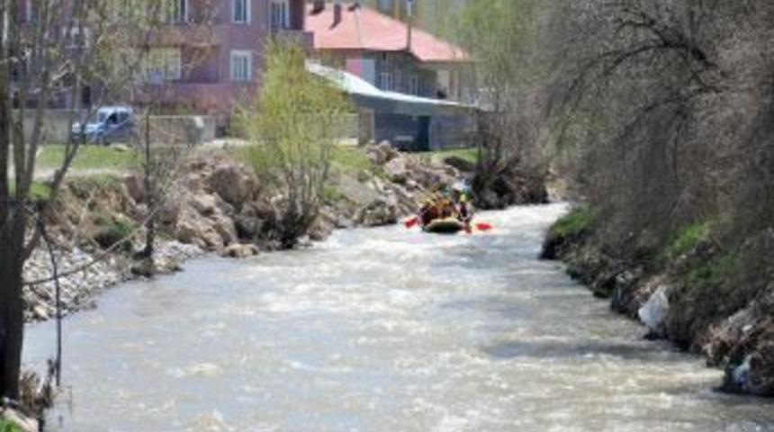 Kelkit'te 2. Rafting Şenliği Yapıldı