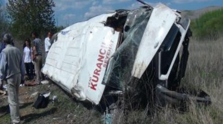 Kırşehir’de Trafik Kazası: 1 Ölü, 22 Yaralı