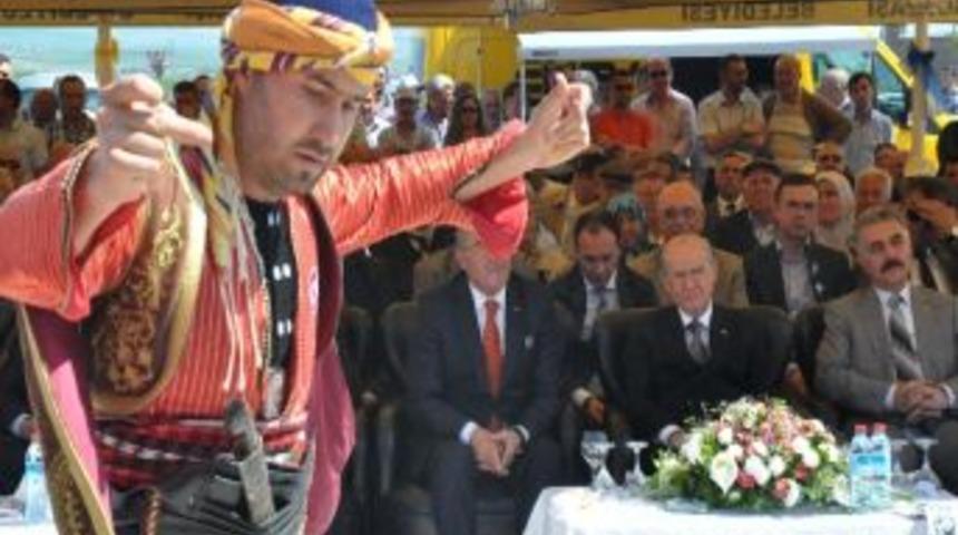 Mhp Lideri Bah&ccedil;eli, Mağaza A&ccedil;ılışına Katıldı