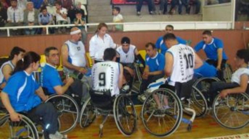 Engelli Basket&ccedil;iler Lider Olarak Play Off&rsquo;a &Ccedil;ıktı