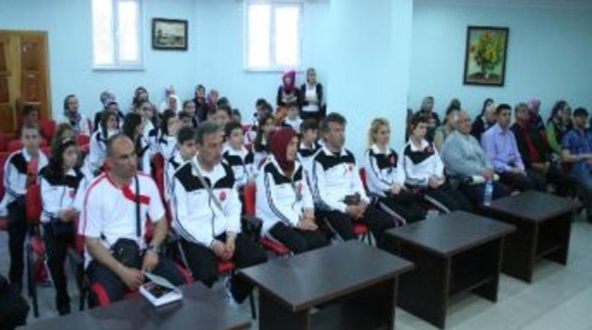 &Ccedil;aydeğirmenli &Ouml;ğrenciler Avrupa'ya Uğurlandı