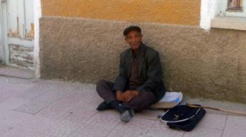 Bilecik'te Dilenciler Sokak Başlarını Mesken Tuttu