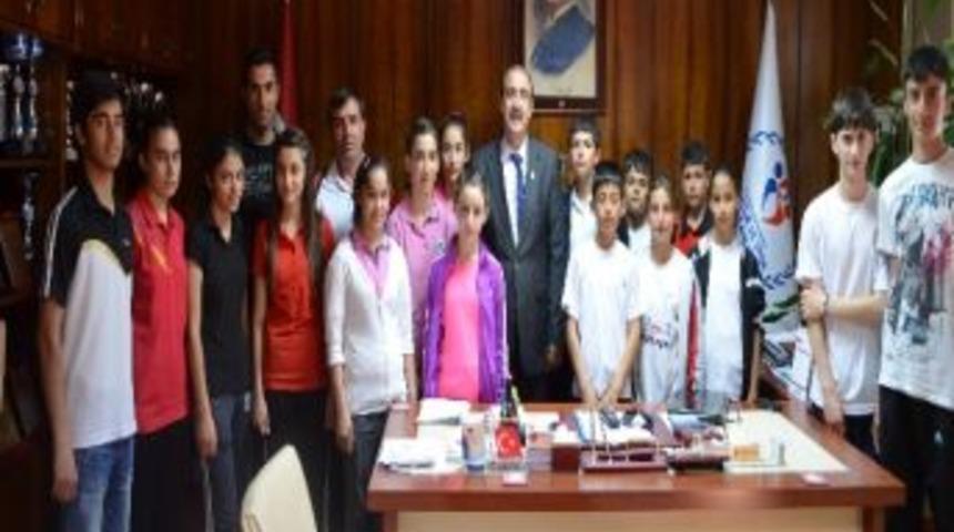 Başarılı Badmintonculara Tebrik