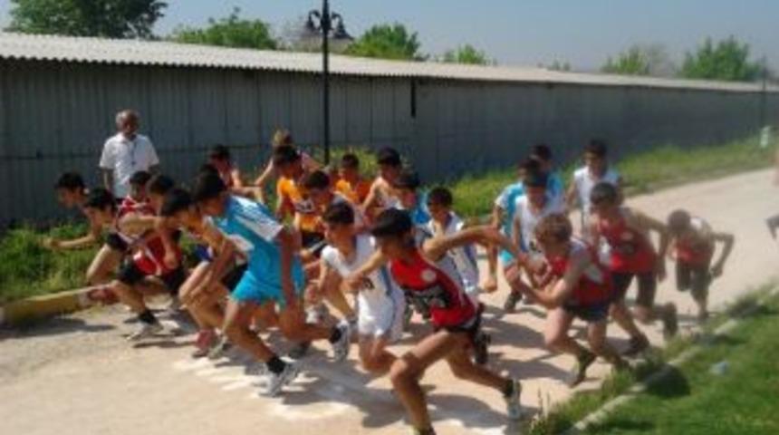 &ldquo;atletizmi Geliştirme Projesi 1. Kademe Grup&rdquo; Yarışmaları Balıkesir&rsquo;de Yapıldı