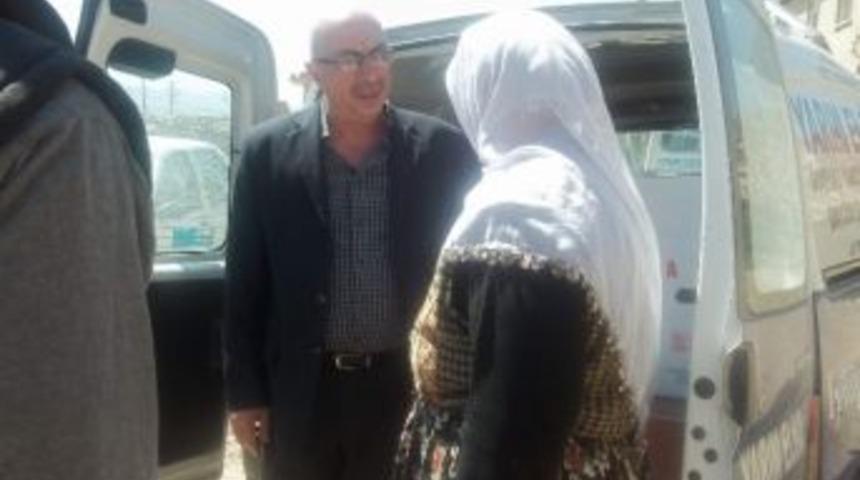 Afyonkarahisar Yarım Elma Yardımlaşma Ve Dayanışma Derneği K&ouml;ylerde De Yardıma Başladı