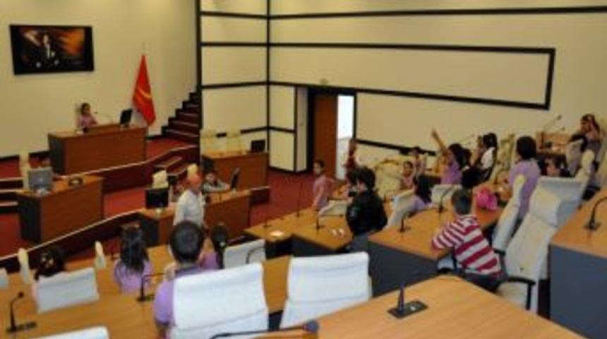Gazipaşa İlkokulu &Ouml;ğrencilerinden Belediyeye Ziyaret
