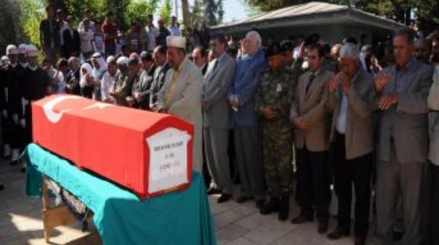 Trafik Kazasında Şehit D&uuml;şen Asker Defnedildi