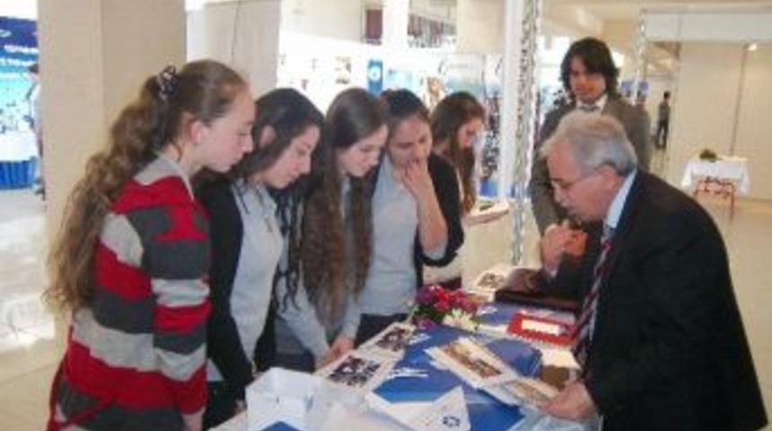 Et&uuml;, Celal Bayar &Uuml;niversitesi Tanıtım G&uuml;nleri Fuarına Katıldı