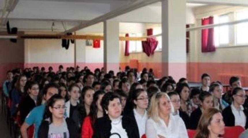 Lise &Ouml;ğrencilerine Sağlık Semineri