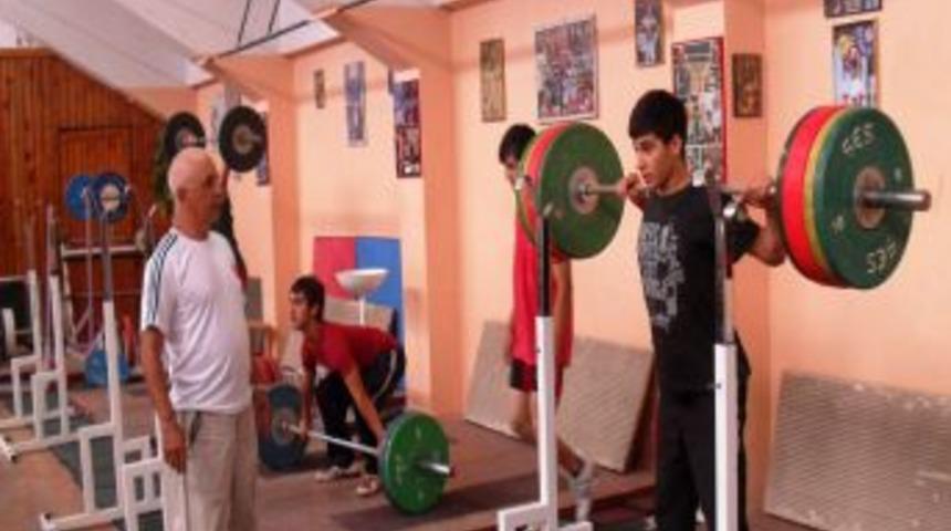 &Uuml;zeyir Hacıyev: Başarılarımız Katlanarak Devam Ediyor