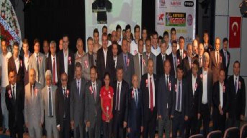 Kayseri'de Yılın Teknik Adamı Osman &Ouml;zk&ouml;yl&uuml; Oldu