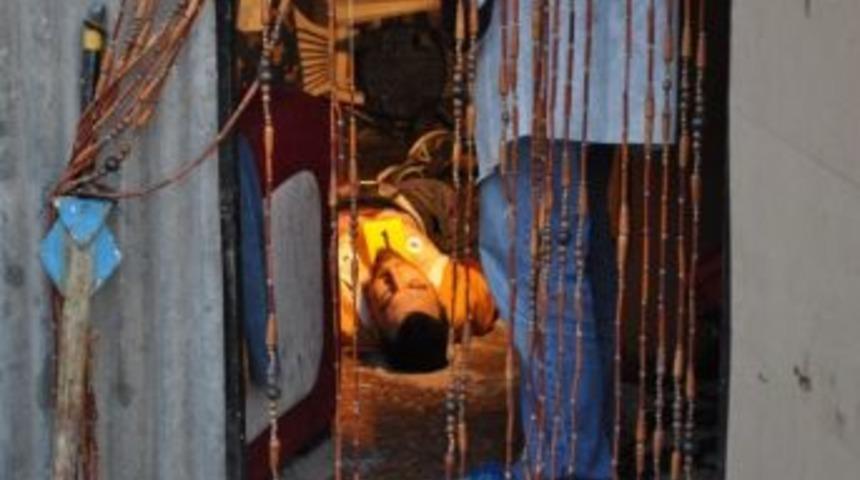 Cezaevinden Yeni &Ccedil;ıkan Gen&ccedil; Arkadaşını &Ouml;ld&uuml;rd&uuml;