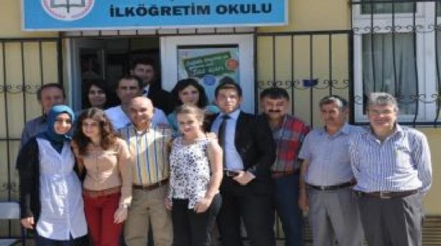 &Uuml;niversite &Ouml;ğrencilerinden "bir Dilekte Sen U&ccedil;ur&rsquo;&rsquo; Projesi