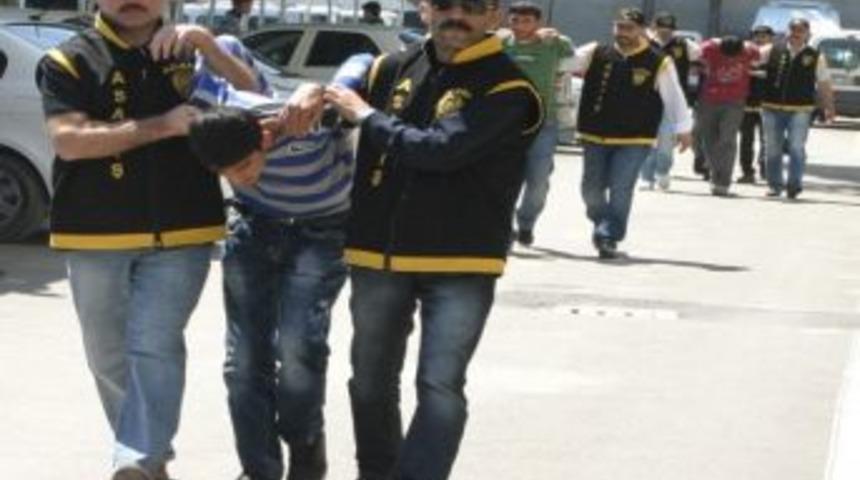 &Ccedil;aldıkları Kasayı A&ccedil;amadan Yakalandılar