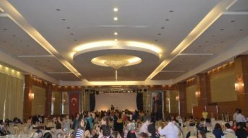 Ak Partili Kadınlar Moral Depoladı