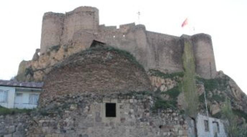 Oltu&rsquo;daki Tarihi Eserler Yıkılma Tehlikesiyle Karşı Karşıya&hellip;